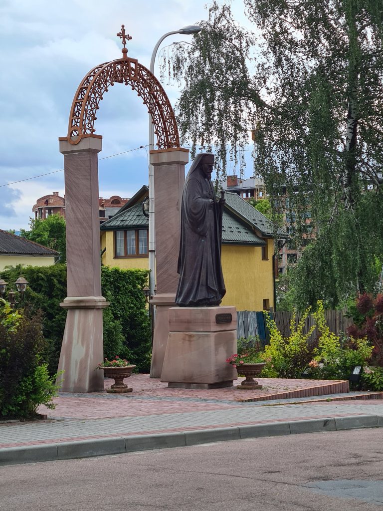 Пам’ятник патріарху Йосифу Сліпому