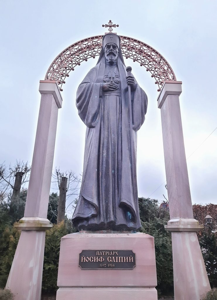 Пам’ятник патріарху Йосифу Сліпому