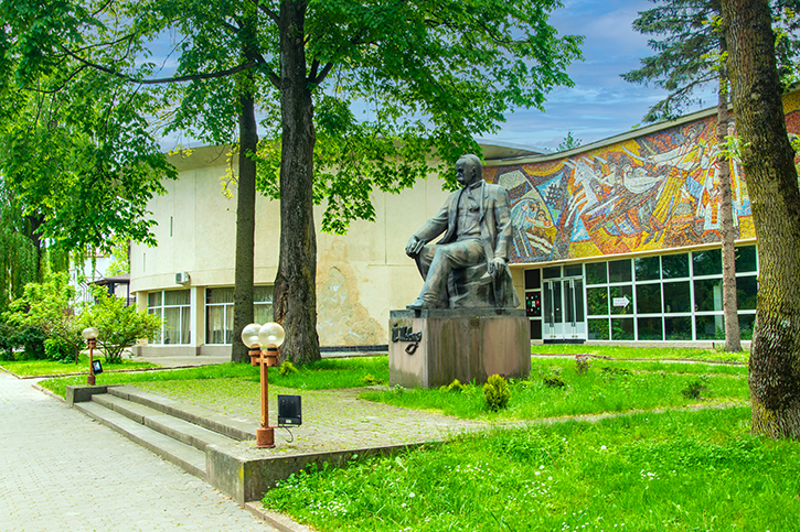 Пам’ятник Тарасу Шевченку Трускавець Пам’ятник Тарасу Шевченку Трускавець
