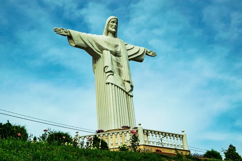 Статуя Христа Спасителя