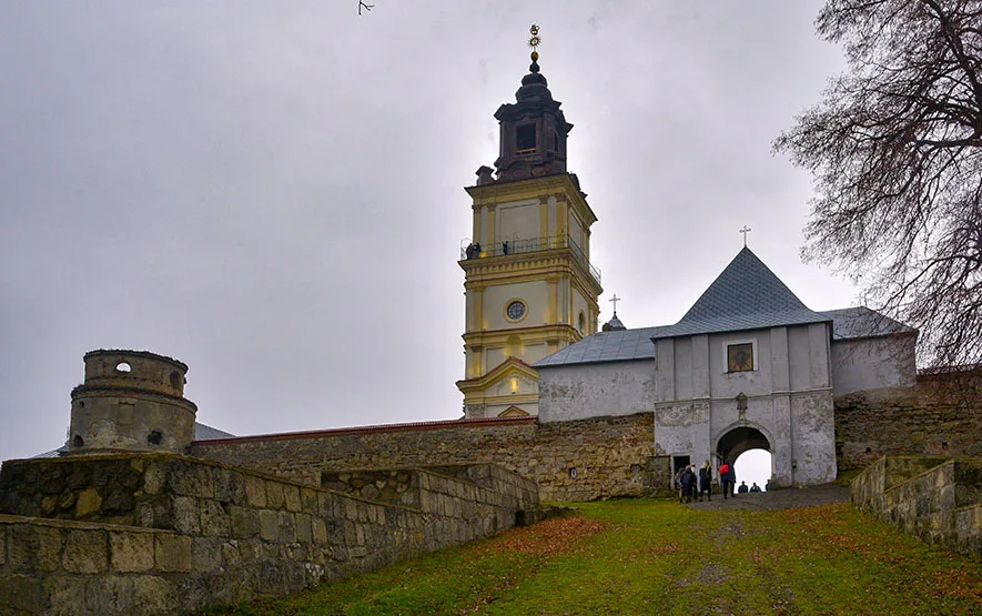 Величний монастир-фортеця домініканців (Підкамінь)